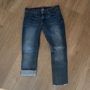 Levi’s 524 skinny size 9 fits like 7
